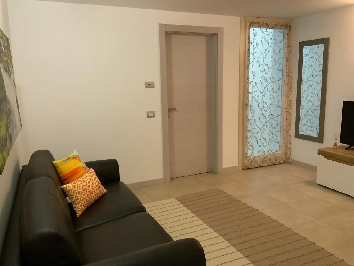 סירמיונה King' S Apartment 0*,  איטליה